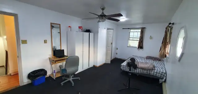 Double-size Private room, Furnished in Room Rentals & Roommates in Peterborough - Image 2