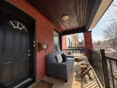 Home features: 1 bed, 1 bath Delaware Avenue (Bloor & Ossington) Private backyard, outdoor seating,...