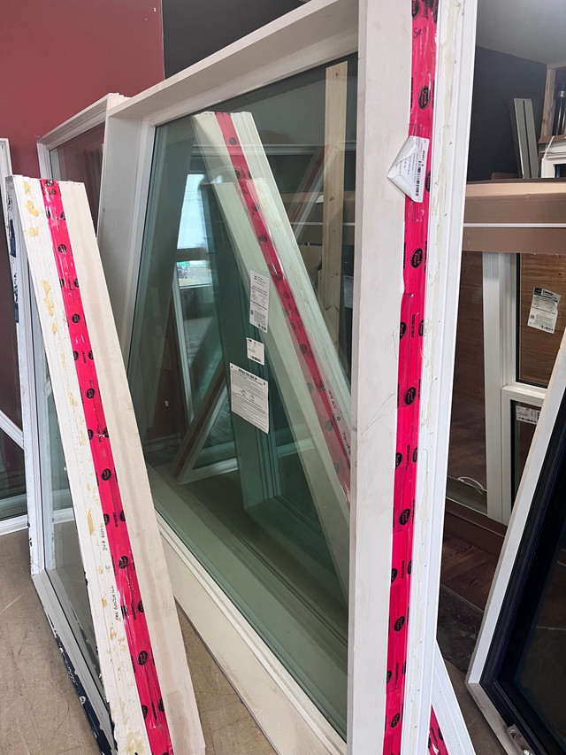 Shaped windows in Windows, Doors & Trim in Barrie - Image 2