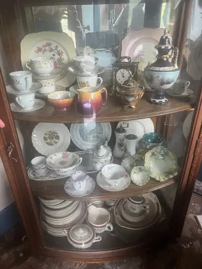 VAISSELIER ANTIQUE AVEC  PORTE RONDE DE PLUS DE 100 ANS, View more