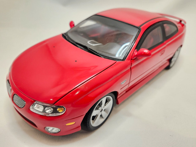2004 Pontiac GTO LS1 V8 The Legend Red 1:18 ERTL Elite Rare in Arts & Collectibles in Kawartha Lakes - Image 2