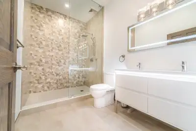 Newly Renovated- 2 Bedroom-Parking-Main Floor-Walking Distance to Hamilton GO Centre, (2 blocks)King...