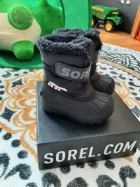 Toddler winter boots size 8