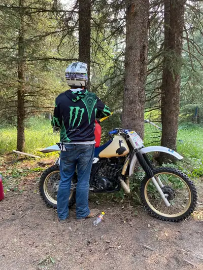 Its a 1982 Yamaha Yz 490. It runs and drives great. It has a crack in the gas tank. Selling because...
