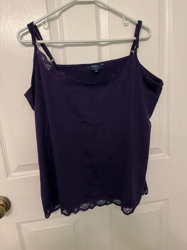 purple spaghetti strap top, 3X, $2 in Women's - Tops & Outerwear in City of Halifax - Image 2