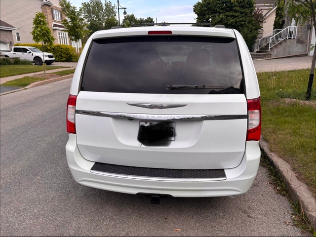 Chrysler Town & Country 2014 — photo 4