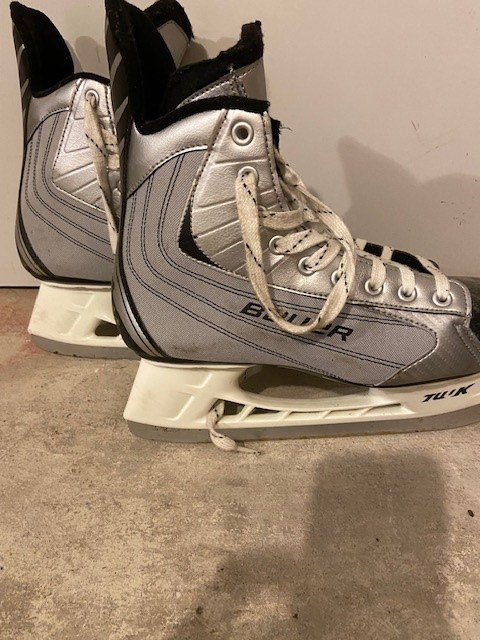 Ice skates/patin a glace dans Patins et patins à roulettes  à Laval/Rive Nord