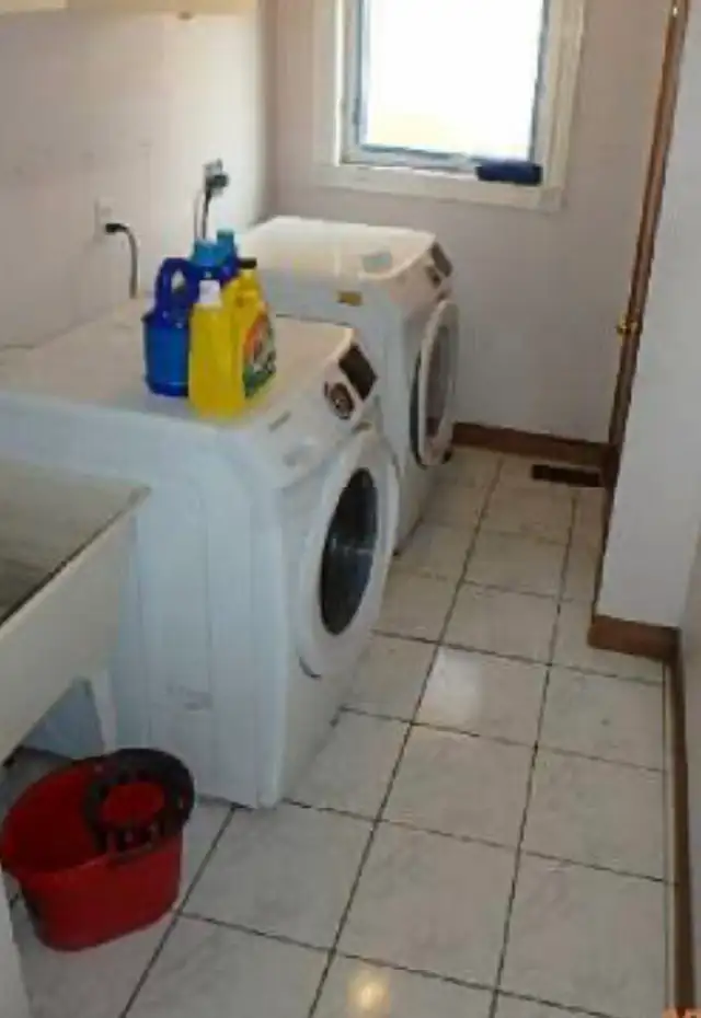 Room for Rent – $800/month in Room Rentals & Roommates in City of Toronto - Image 5