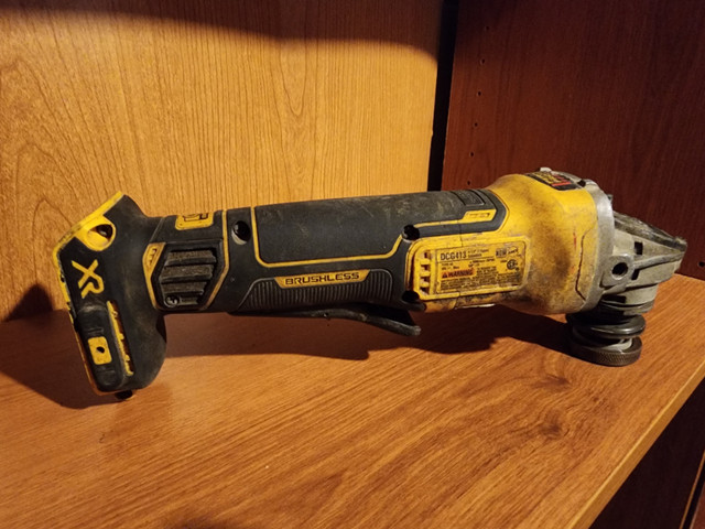DEWALT 20V MAX XR Lithium-Ion Cordless Brushless 4-1/2" Grinder in Power Tools in Windsor Region - Image 3