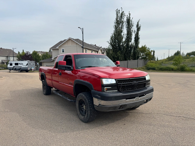 2005 Chevy Silverado 3500 Diesel Duramax 6.6L 4x4 in Cars & Trucks in St. Albert - Image 2
