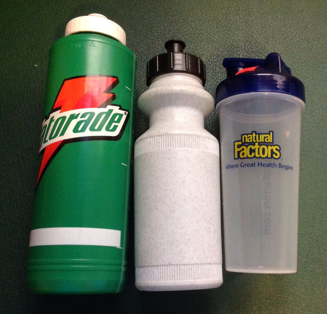 Assorted Thermos' and Water Bottles in Fishing, Camping & Outdoors in Chilliwack - Image 2