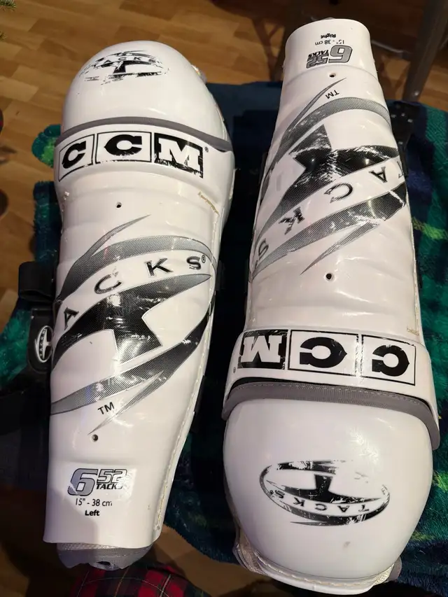 CCM Tacks Shin Guards in Hockey in City of Toronto - Image 2
