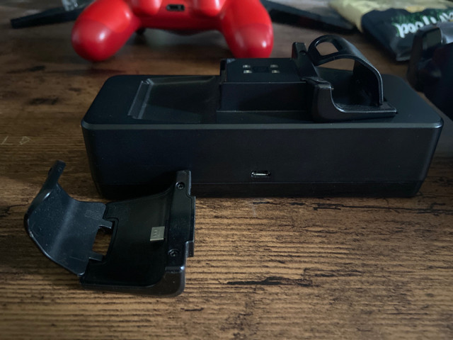 Ps4 controller  wirerless charger  in Sony Playstation 4 in London