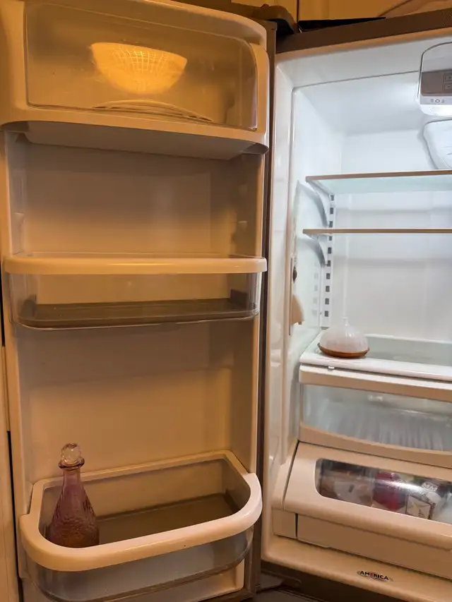 KitchenAid 36-inch French Door Refrigerator (stainless steel fin in Refrigerators in City of Toronto - Image 8