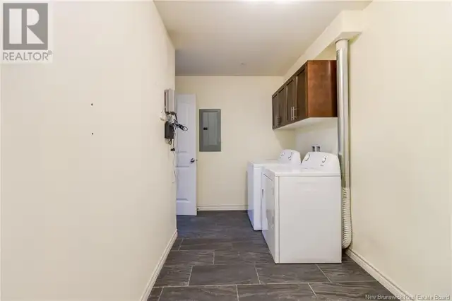 2 Bed apartment/condo with balcony, den and underground parking in Long Term Rentals in Fredericton - Image 15