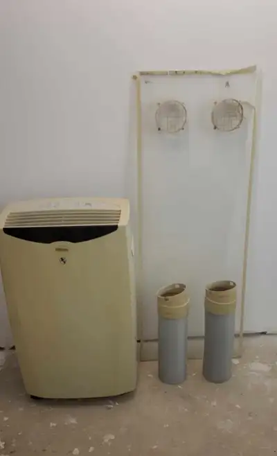 3 en 1 Climatiseur ventilateur et deshumidificateur 3 vitesses silencieux Payer 650$ il y a quelques...