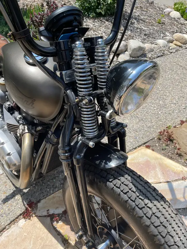 Custom Triumph Bobber 2018 in Street, Cruisers & Choppers in Calgary - Image 6