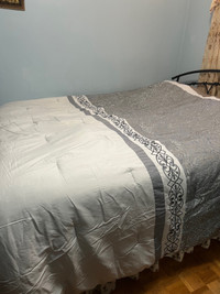 Comforter brand new saize queen /  double 