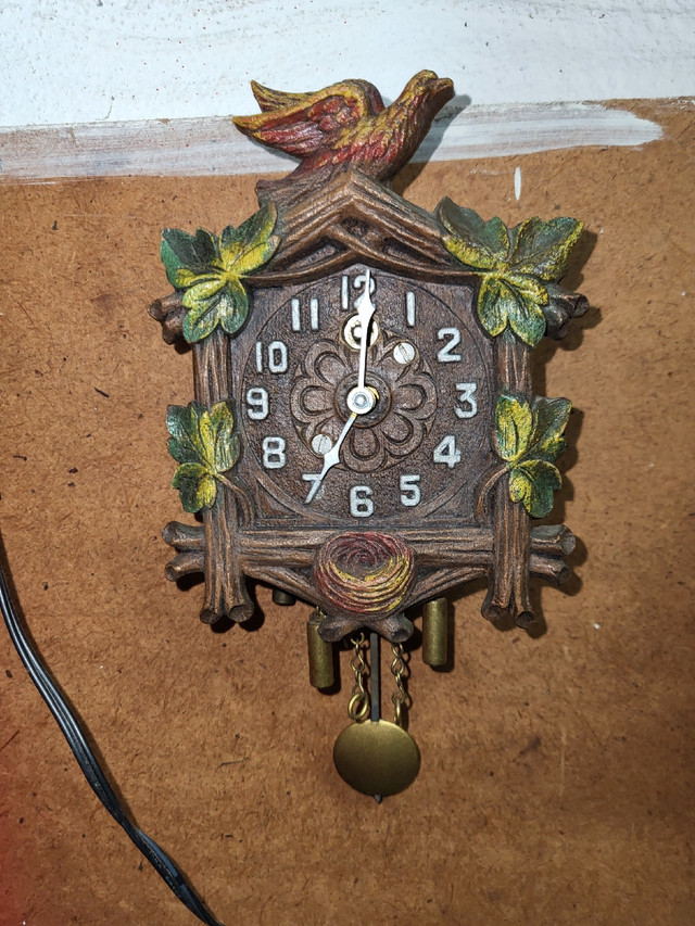 Wind up clock in Arts & Collectibles in St. Catharines - Image 4