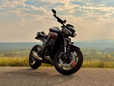 Selling my 2024 Triumph Street Triple RS. Clean title & no liens on the bike. Super fun and thrillin...