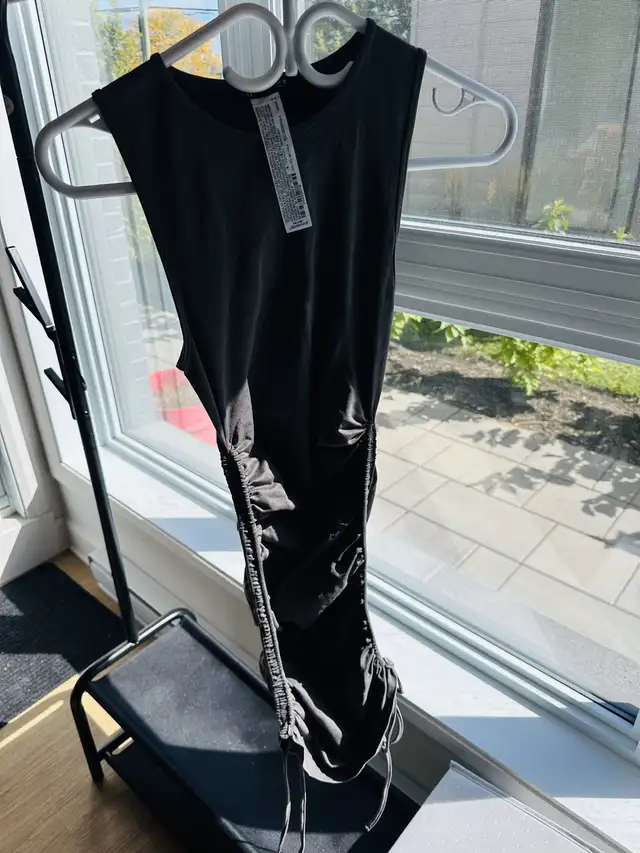 Women’s clothing in sizes S and M … everything $5 and $10 in Women's - Dresses & Skirts in Longueuil / South Shore - Image 8