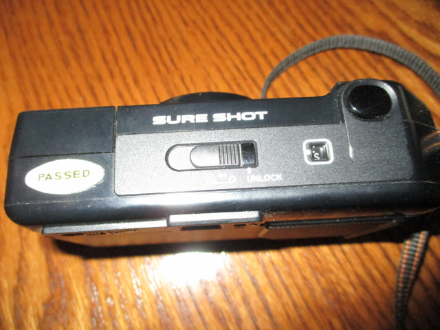 Vintage Canon sure shot camera-38mm in Cameras & Camcorders in Kitchener / Waterloo - Image 3