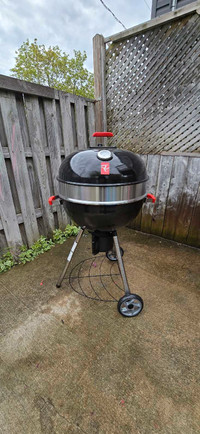 Brand New President's Choice Charcoal Kettle Grill