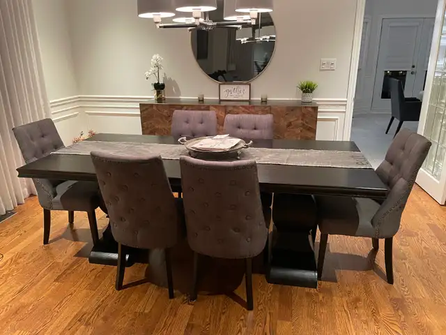 Dining Room Set and Chairs in Dining Tables & Sets in City of Montréal - Image 2