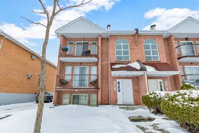 Rare top-floor gem near all services in RDP! This meticulously maintained condo sits on the top floo...