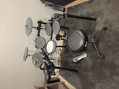 Yamaha Dtx502 electronic drum kit $500, View more