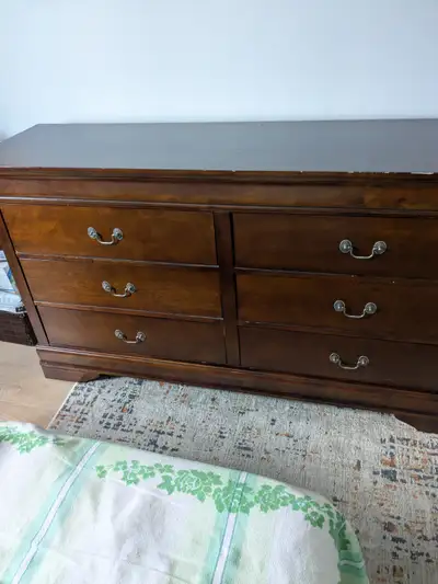 Commode à vendre-Dresser for sale, View more