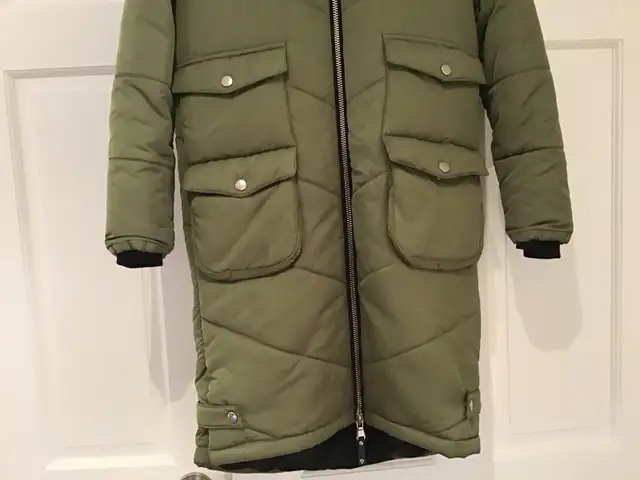 New Europe Kids Girls Winter Long Winter Jacket 10-12 years  in Kids & Youth in Mississauga / Peel Region - Image 4