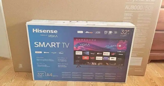 Hisense 32" Smart TV in TVs in City of Montréal - Image 2