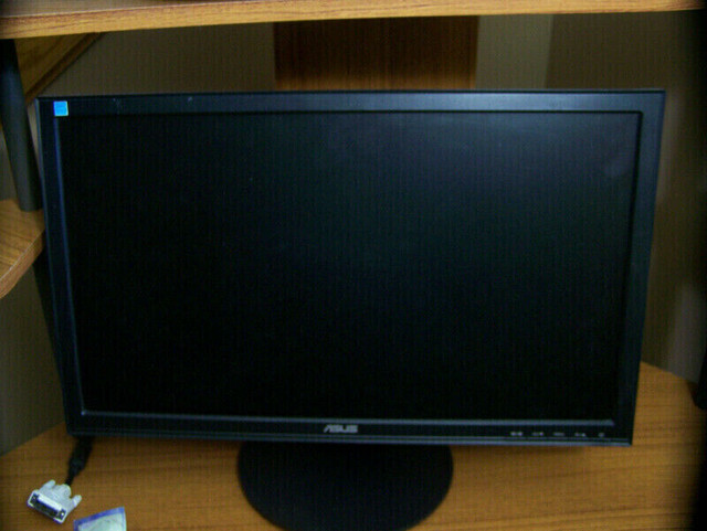 Asus vw228 full hd 1080p in Monitors in Laval / North Shore