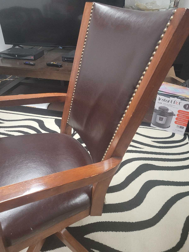 Bombay Company Chair for Sale in Chairs & Recliners in Oakville / Halton Region - Image 3