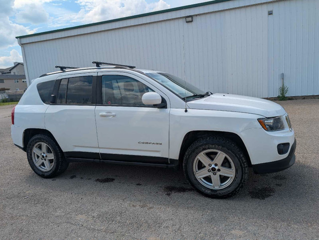 Jeep compass in Cars & Trucks in Saskatoon - Image 3