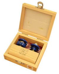 1/2 Shaker Router Bit set new in wooden box