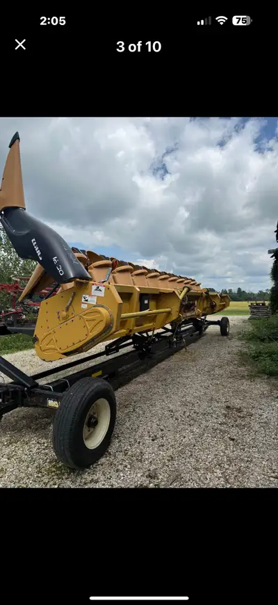 2012 class 12-30 (none chopping) corn header for sale has knife rollers, hyd deck plates. Low acres...