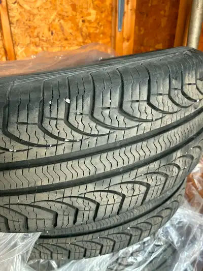 4 pneus d’été #. 205/55R1691H Pirelli Garanti 135 000 km Degré usure. 9/32. Presque neufs