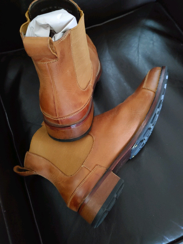 Cole Haan "Brentley"Chelsea boot Sz 9.5M Boots leather slip-on in Men's Shoes in Windsor Region - Image 3