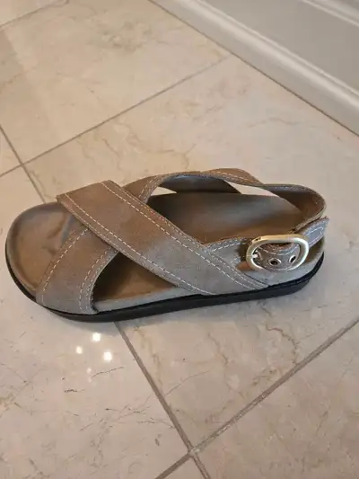 Stradivarius Suede Sandals – BRAND NEW, View more