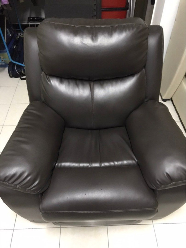 Chair and Recliner Delivery and Moving in Chairs & Recliners in Kingston
