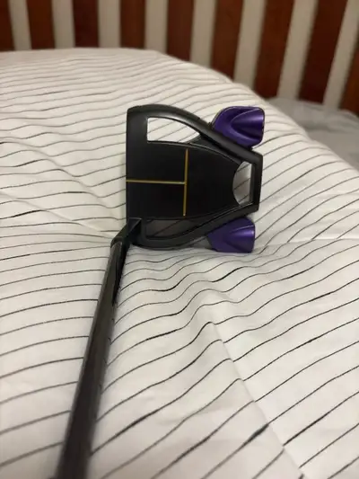 Custom TaylorMade Spider putter in excellent condition. SuperStroke PistolGTR 1.0 Grip Asking 300 or...