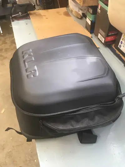 2018 KLR 650 oem tail bag never used $125 Tall oem windscreen for gen 1 KLR 650 in good shape $50 Ge...