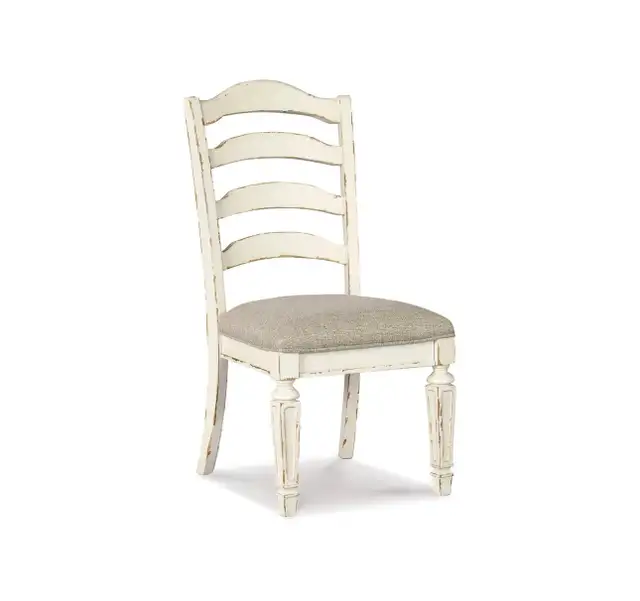 Dining Table with 6 Chairs  in Dining Tables & Sets in Markham / York Region - Image 6