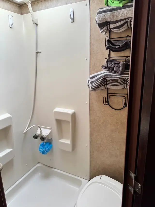 KODIAC  Express 2013. Immaculate in Travel Trailers & Campers in Hamilton - Image 8