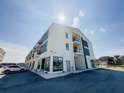 1 & 2 BR Units - 585 Mandalay