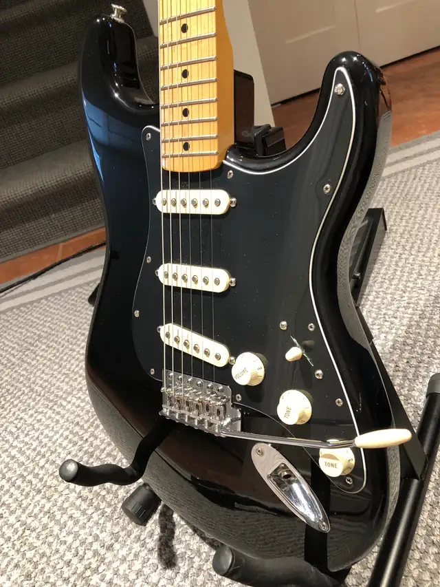 Guitare Fender Strat & Pédalier Boss GT-100 in Guitars in Sherbrooke - Image 5