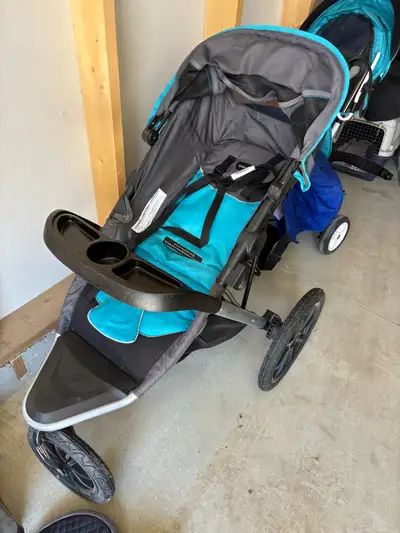 Excellent condition, barely used has been sitting for a while. A little dusty but otherwise clean. B...