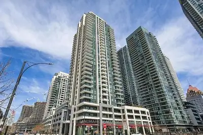 MISSISSAUGA SQUARE ONE DOWNTOWN 1 BR + DEN